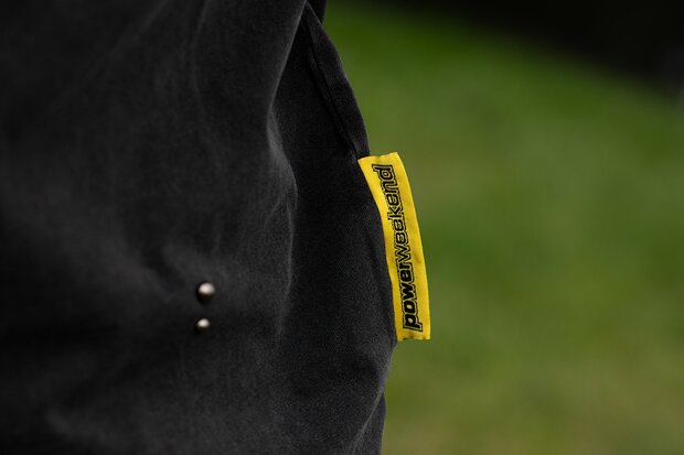 T-shirt studs 