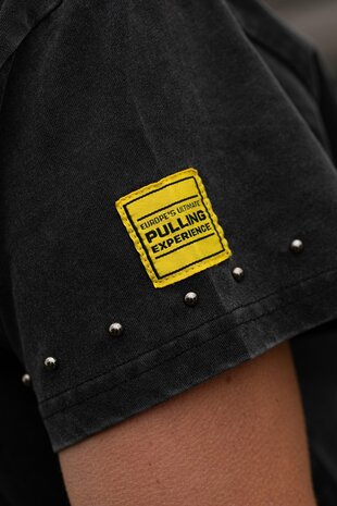 T-shirt studs 